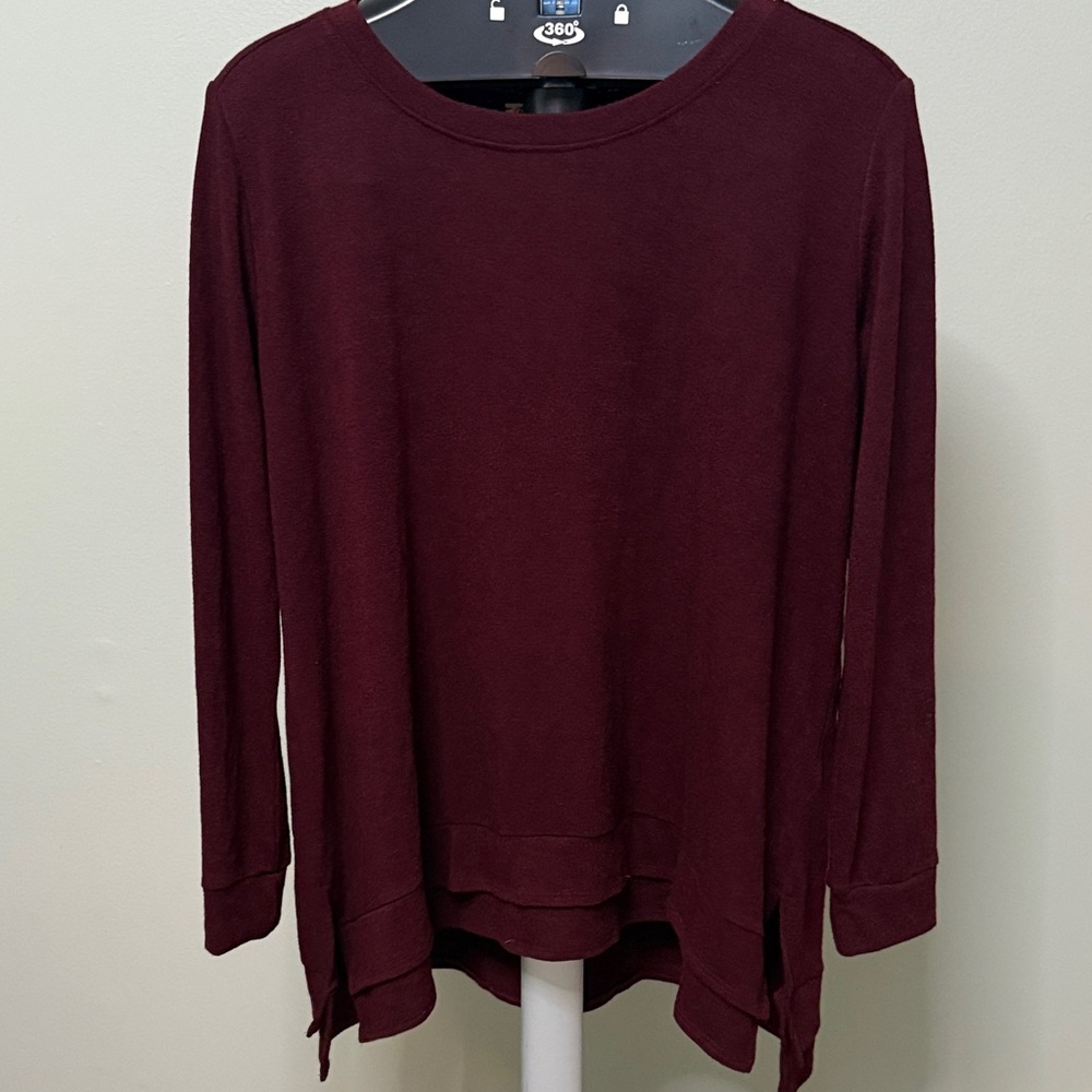 Chic Burgundy Light Weight Crew Neck Sweater